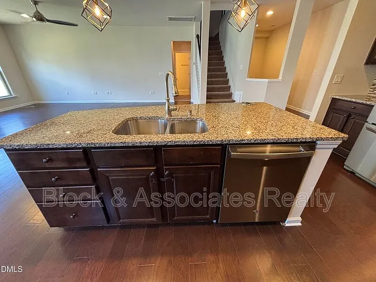 1009 Magnolia Blossom Ln — Photo 31