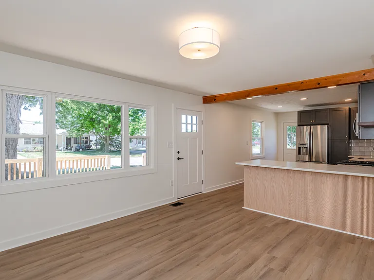 77 Ridgebury Dr — Photo 9