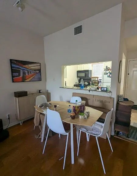 505 Bellevue Pl #7 — Photo 3