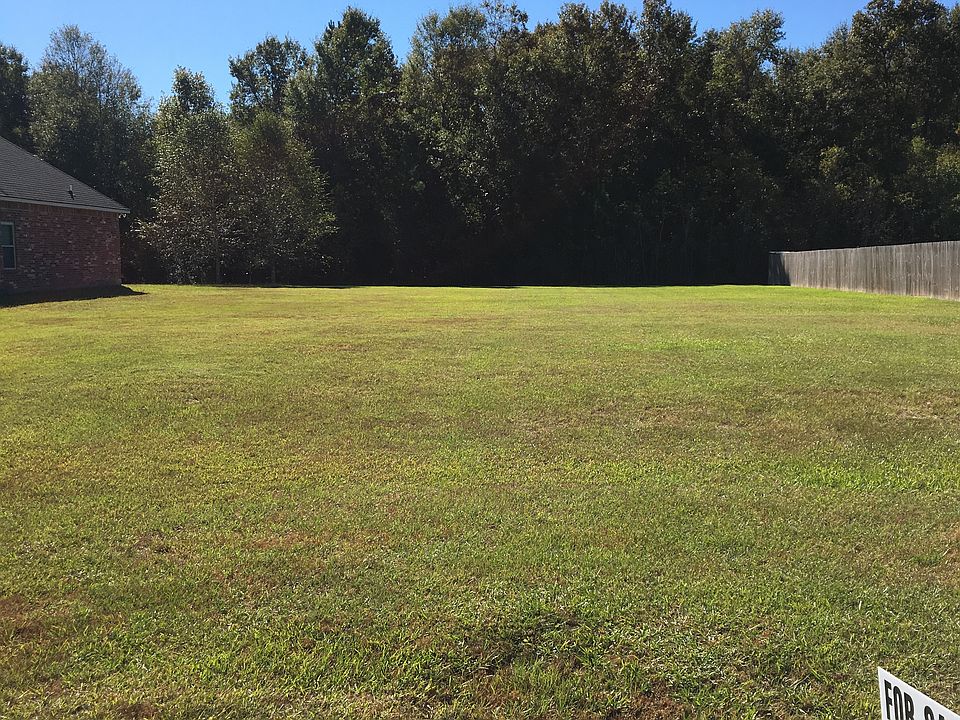 2nd image of Three Lakes Subdivision