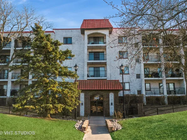 350 Plum Creek Dr APT 111, Wheeling, IL 60090