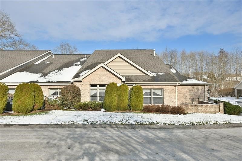 This Patio home has 4 homes in the cluster each offering a private entrance.