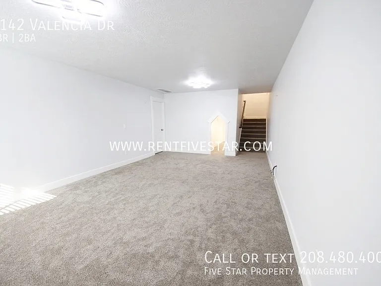 1142 Valencia Dr — Photo 14