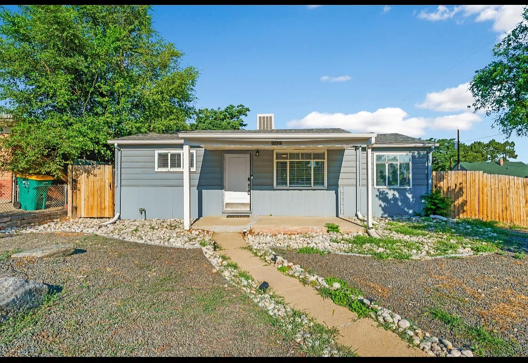 3 bed, 914 sqft, $2,500 — Photo 2