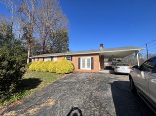 831 Siloam Rd, Mount Airy, NC 27030