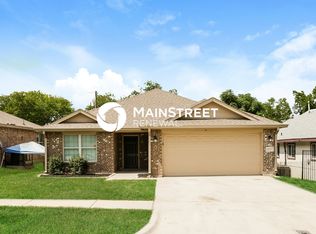 1037 E Powell Ave, Fort Worth, TX 76104
