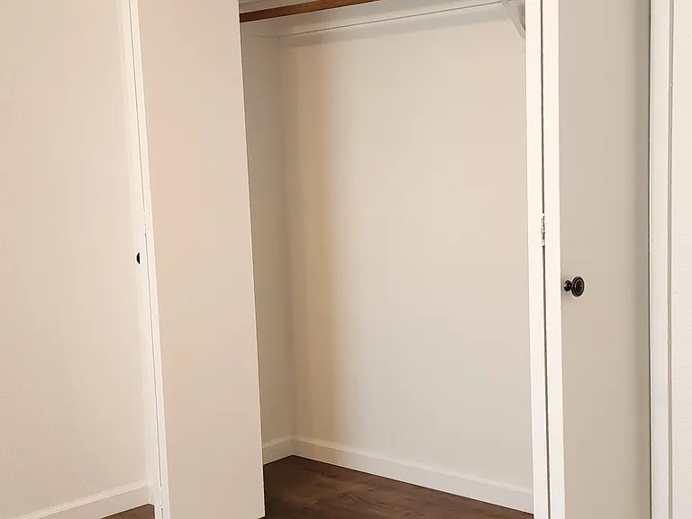Bedroom #1 6.5,x2' Closet