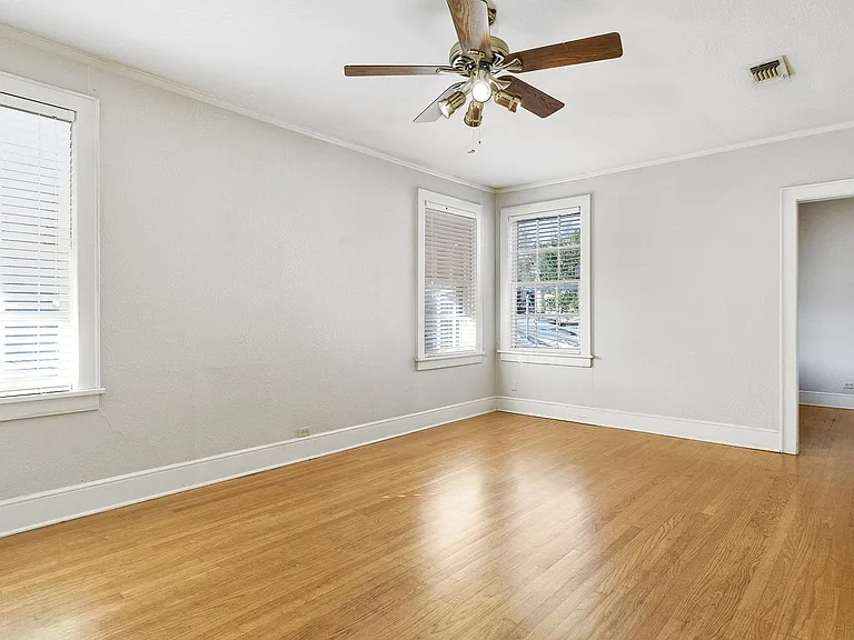 504 Gladstone Blvd — Photo 20