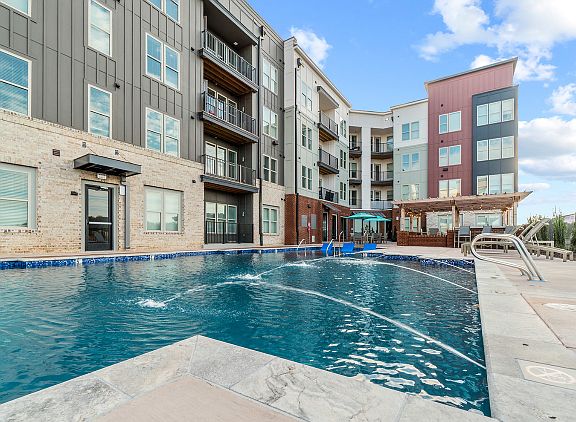 The Vue at Westchester Commons Apartment Rentals