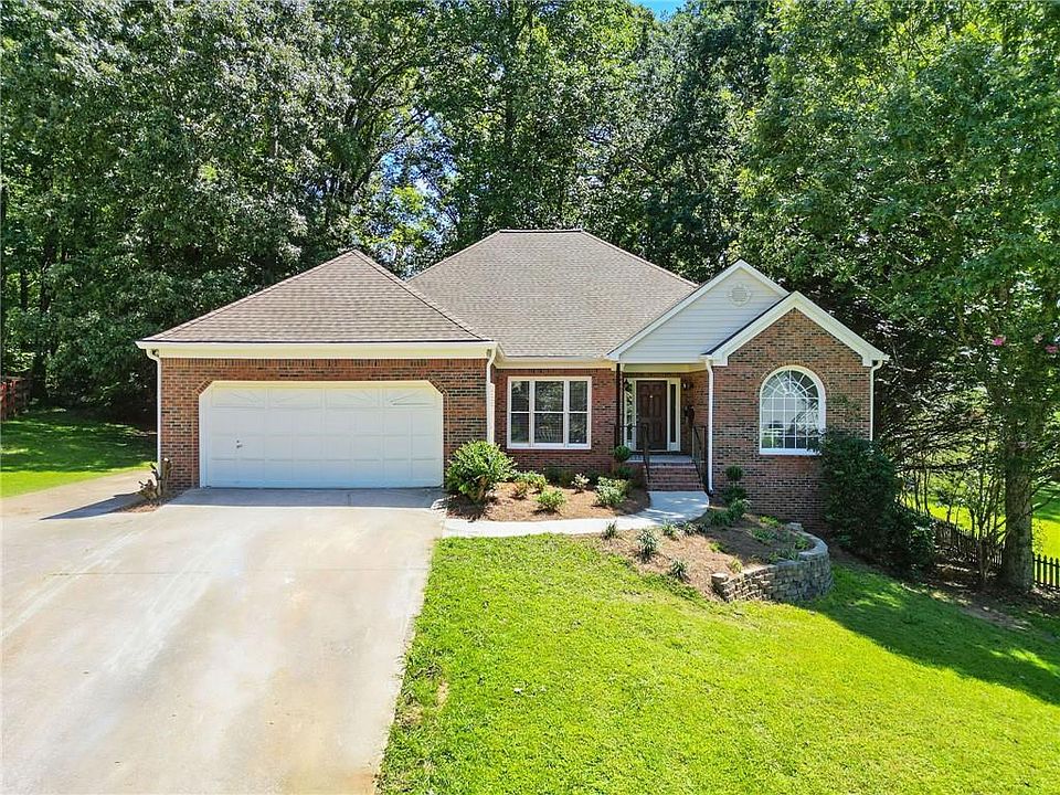 1st image of 2867 Carmain Dr NW