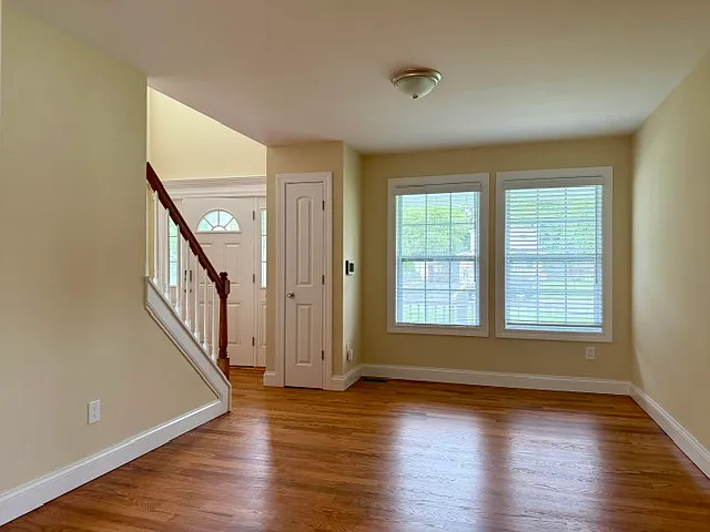497 Carnation Dr — Photo 7