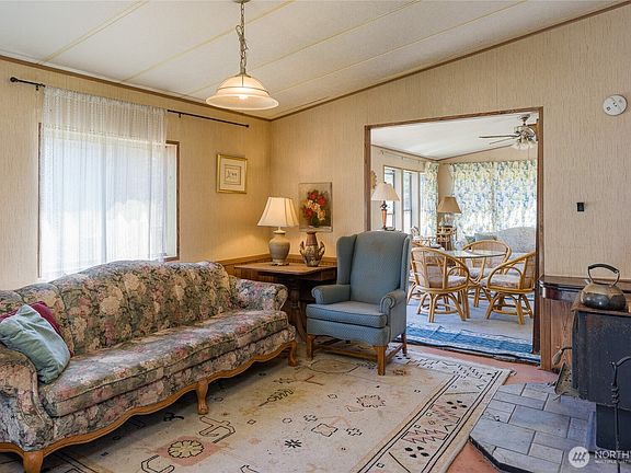 3rd image of 2783 Orcas Road