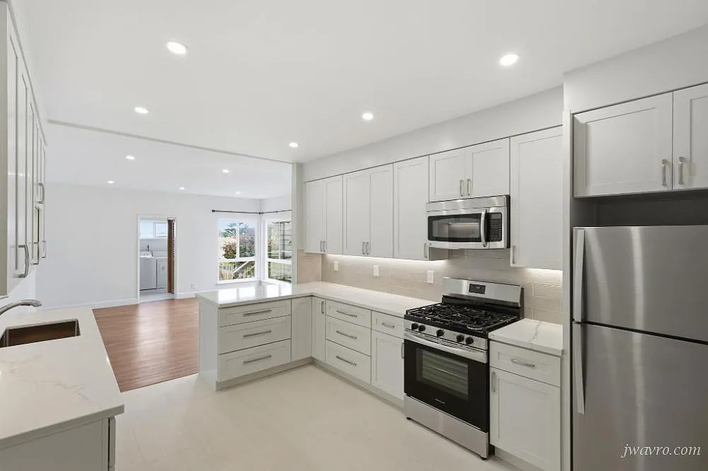 Remodeled Spacious Sunset Home w/ Yard! Must See! — Photo 3