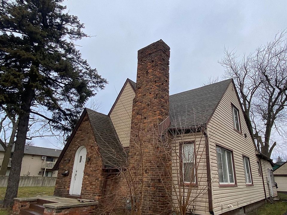 1st image of 561 E Montcalm St