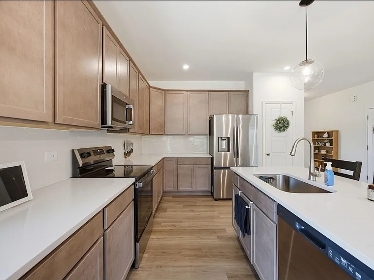 315 Enfield Dr — Photo 11