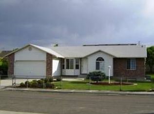 5731 Hunter Hollow Dr, West Valley City, UT 84128