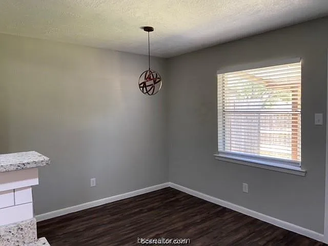 1401 Airline Dr #B — Photo 9