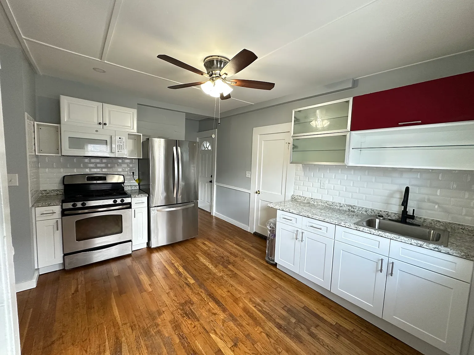 3 bed, 9999 sqft, $2,000 — Photo 1