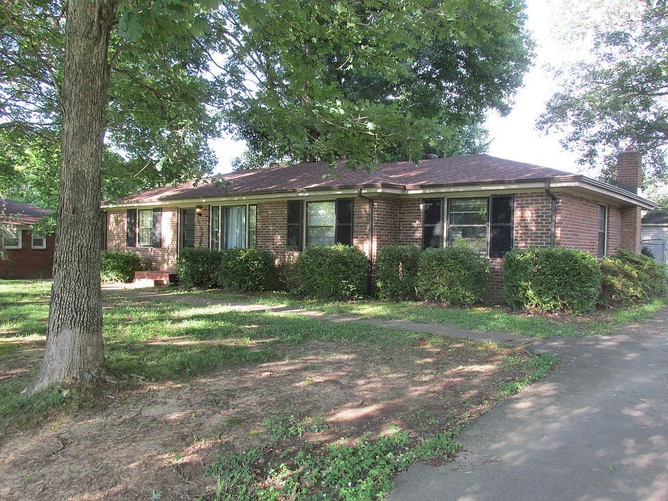 1st image of 209 Maxwell Dr