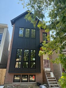 2031 W Hutchinson St, Chicago, IL, 60618