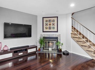 4 Tulip Ct, Edison, NJ 08820