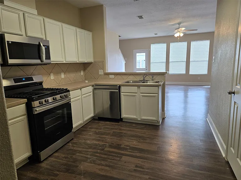 15427 Fir Woods Ln — Photo 5