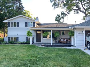 6817 Brightwood Ct, Waterford, MI 48327