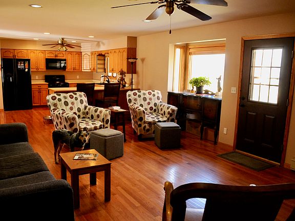 2nd image of 214 Shadow Wood Dr
