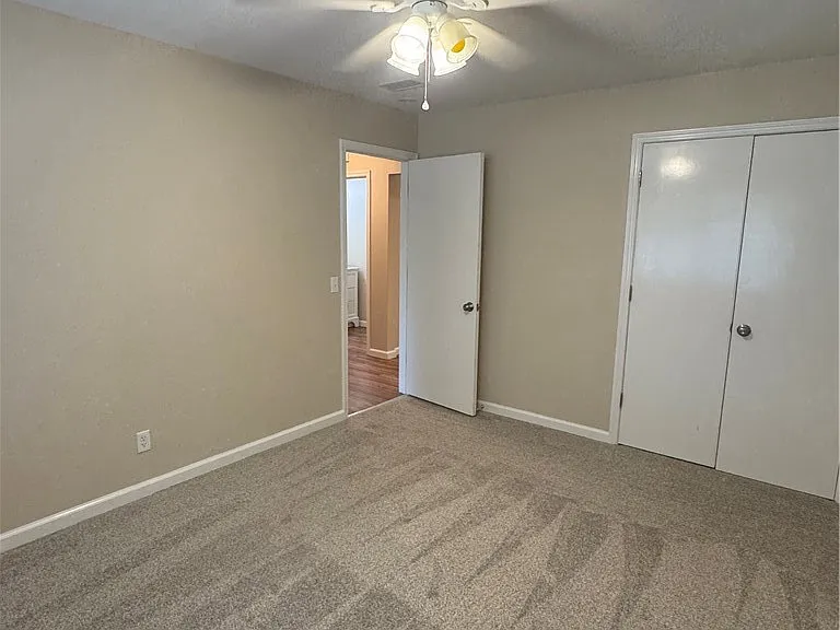 2100 Kennedy Ave — Photo 15
