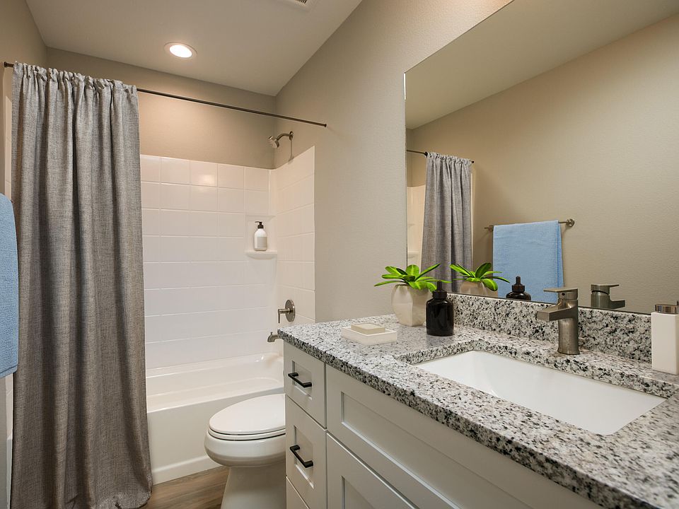 1st image of 4551 Villa Loma Ln NE