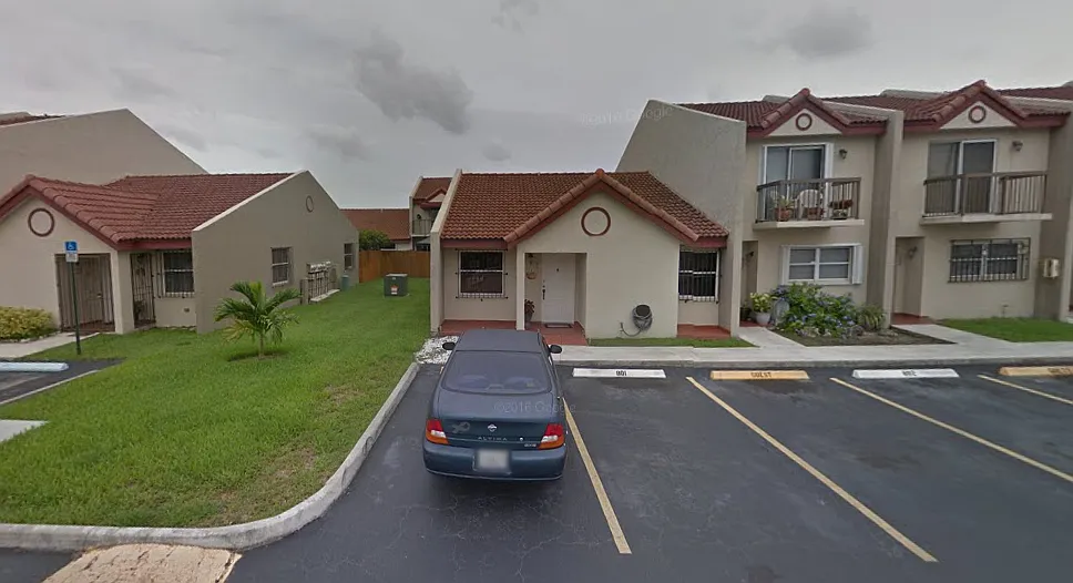 2 bed, 1070 sqft, $2,300 — Photo 2