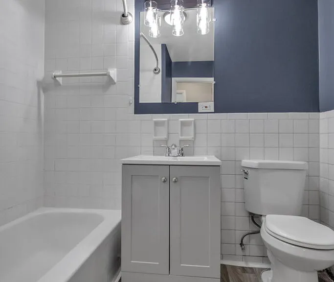 Porter Manor — Photo 6
