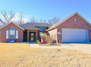 401 Coopers Way, Centerton, AR 72719