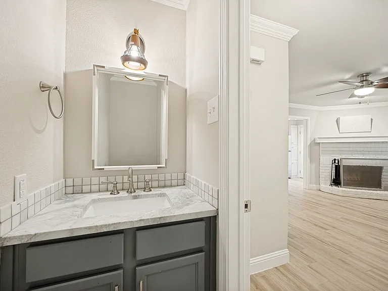 5200 Martel Ave #1-13C — Photo 3