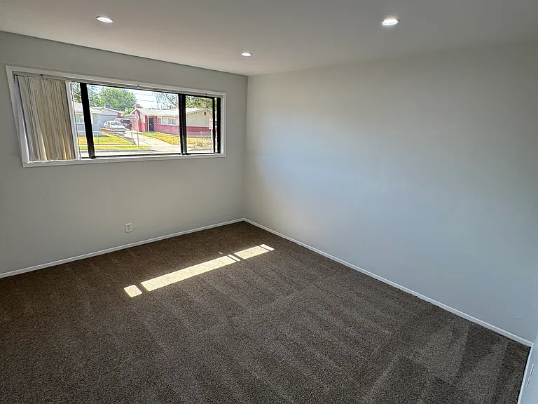 647 W Avenue J8 — Photo 14