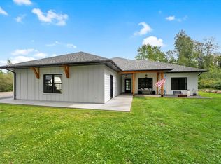 59 E Riverside Rd, Esko, MN 55733