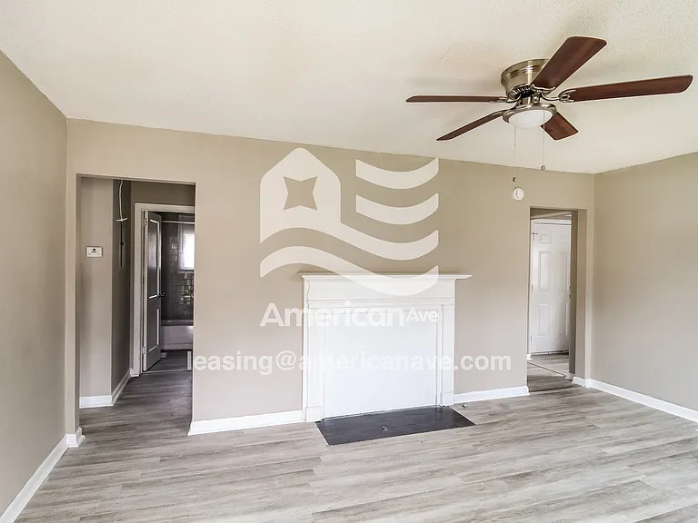 1617573_002_wm_-_living_room_13575002.jpg