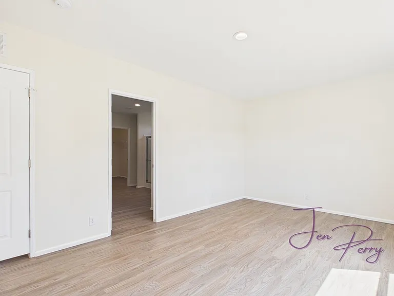 7420 Guide Meridian — Photo 15