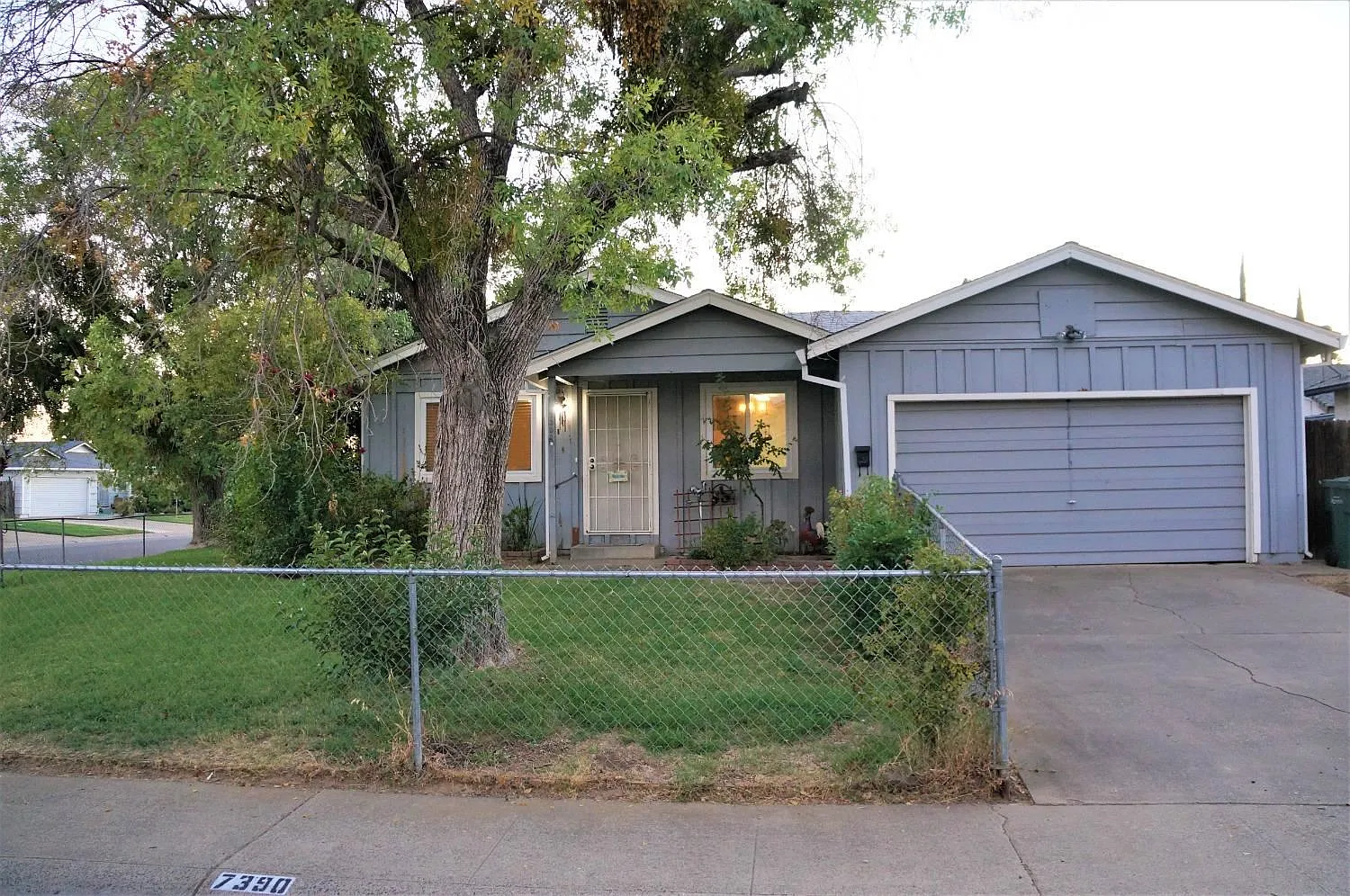 7390 Hayward Dr photo 1