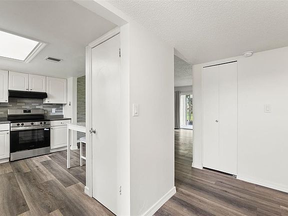 5th image of 7131 Dell Rd APT 2