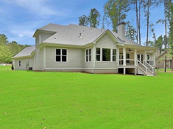 3rd image of 520 Woodward Dr
