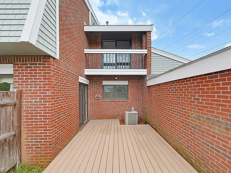 52 Rosewood Dr #52 — Photo 40