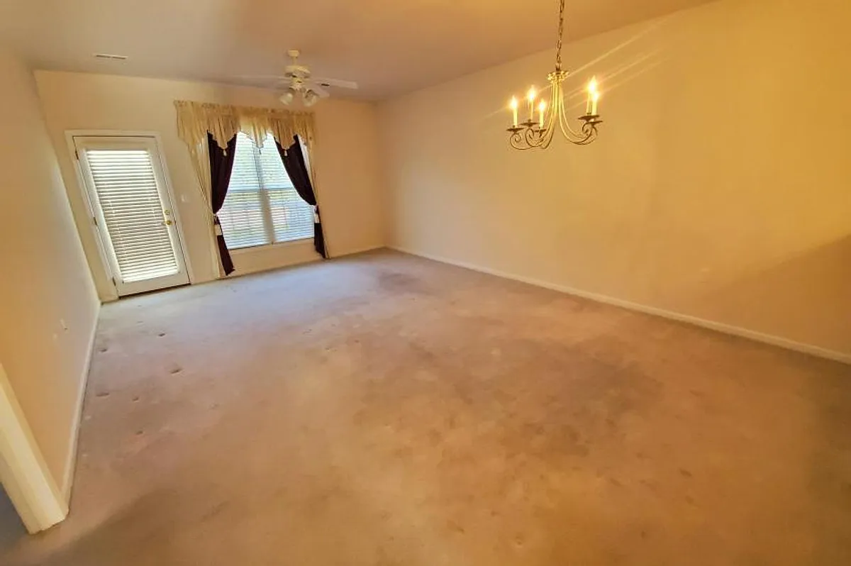 Building Photo - 31 Crocetti Ln
