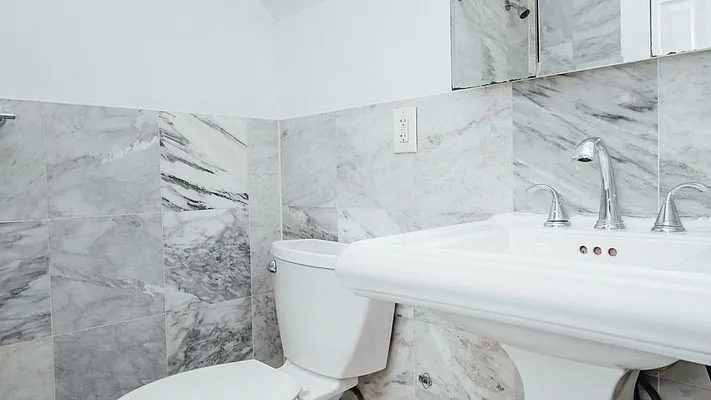 Rented by Nooklyn NYC LLC | media 12