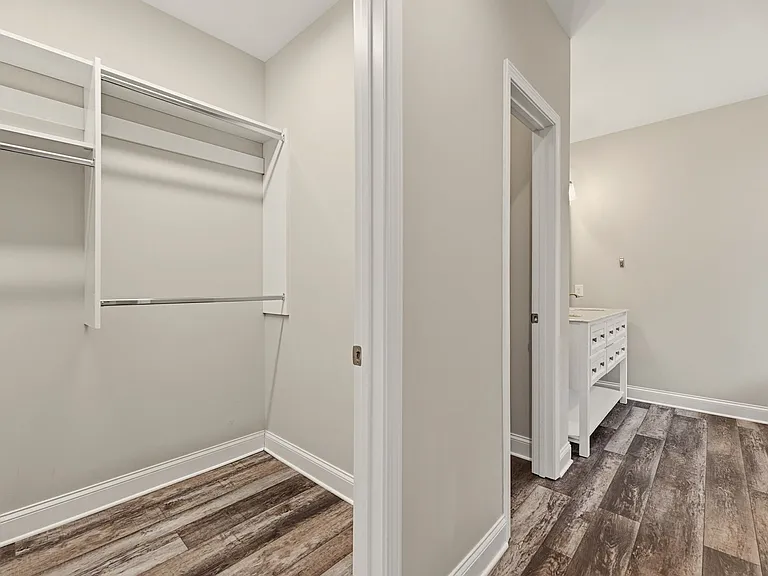 9924 Winding Hill Ln — Photo 43
