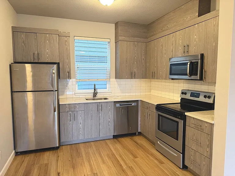 J0459 - Stafford St. Apartments — Photo 31
