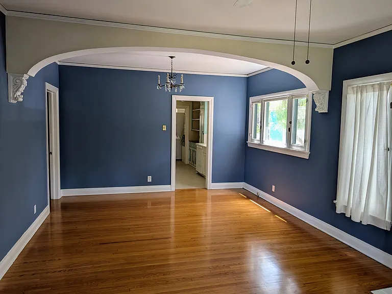 800 N Orange Grove Ave — Photo 10