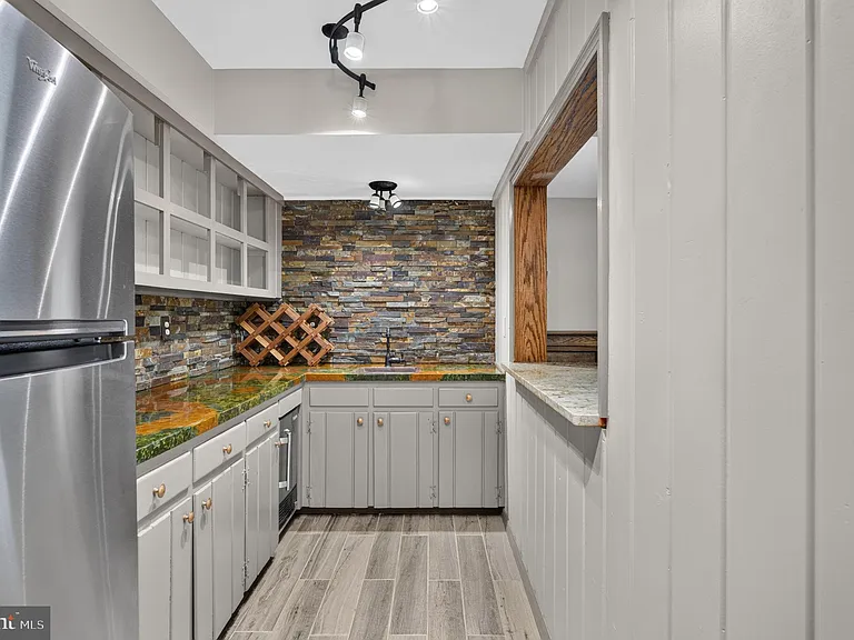 6443 Walters Woods Dr — Photo 49