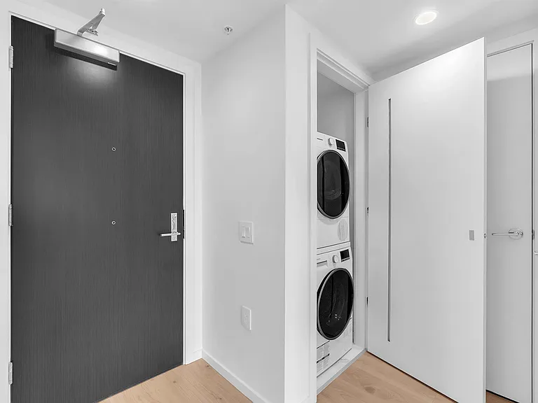 2729 Kingsway #7XX — Photo 17