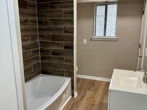 1155 Maple St APT 2F